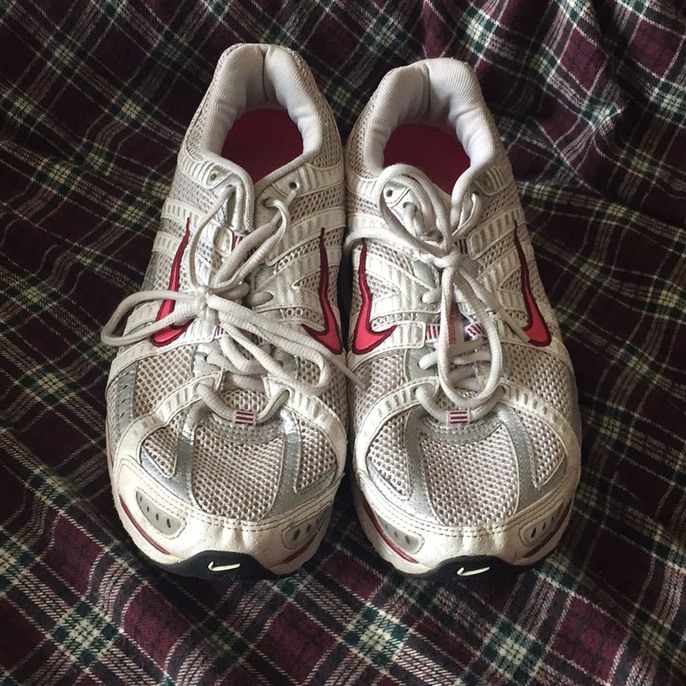 Nike tennis shoes
